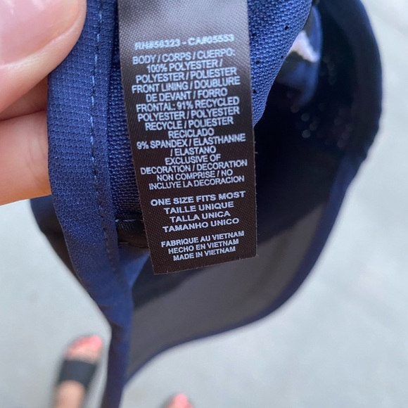 Nike golf hat. Never worn - Picture 4 of 4